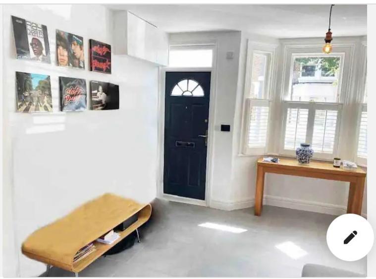 Сasa de vacaciones Charming House In The Heart Of Xar Londres